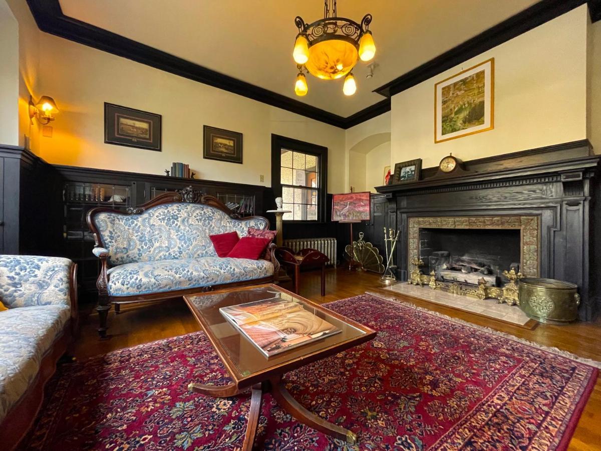 시애틀 Cecil Bacon Manor B&B 외부 사진