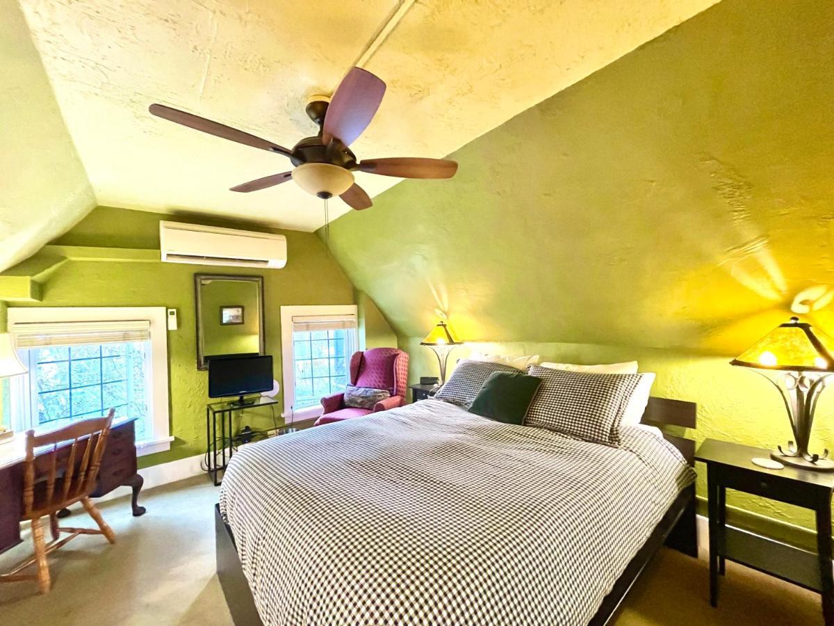 시애틀 Cecil Bacon Manor B&B 외부 사진